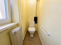 Prodej bytu 2+1 54,8 m² - WC.jpg