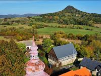 Dům s velkým pozemkem v Blíževedlích na prodej od 1.11.2025 - dji_fly_20251020_135706_395_1760969069407_photo_optimized(1).jpg