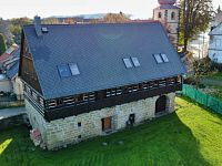 Dům s velkým pozemkem v Blíževedlích na prodej od 1.11.2025