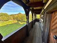 Dům s velkým pozemkem v Blíževedlích na prodej od 1.11.2025 - IMG_5873(3)(1).jpg