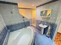 Pronájem bytu 4+1+zasklená lodžie v OV po kompletní rekonstrukci, ul. Nová výstavba, Most - IMG_2435.jpeg