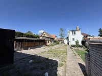 Rodinný dům se dvěma bytovými jednotkami, stodolou a pozemkem 2 408 m² - IMG_2881(2).jpeg