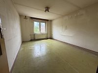 Rodinný dům se dvěma bytovými jednotkami, stodolou a pozemkem 2 408 m² - IMG_3389(1).jpeg