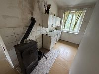 Rodinný dům se dvěma bytovými jednotkami, stodolou a pozemkem 2 408 m² - IMG_3393(3).jpeg