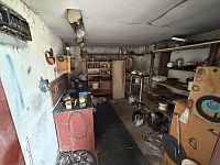 Rodinný dům se dvěma bytovými jednotkami, stodolou a pozemkem 2 408 m² - IMG_3397(3).jpeg