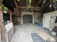 Rodinný dům se dvěma bytovými jednotkami, stodolou a pozemkem 2 408 m² - IMG_3398(3).jpeg