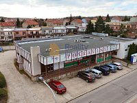 Prodej komerčního objektu v Hustopečích u Brna, 920 m2, pozemek 1729 m2, ul. U Větrolamu