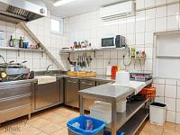 Prodej Restaurace, komerční sklepení, zahrádka, 320 m2, Dolní Dunajovice - PHOTO (13 of 47)