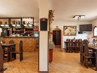 Prodej Restaurace, komerční sklepení, zahrádka, 320 m2, Dolní Dunajovice - PHOTO (3 of 47)