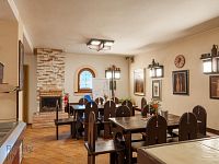 Prodej Restaurace, komerční sklepení, zahrádka, 320 m2, Dolní Dunajovice - PHOTO (6 of 47)