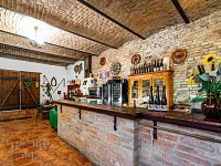Prodej Restaurace, komerční sklepení, zahrádka, 320 m2, Dolní Dunajovice - sklep255_ve_velke_velikosti