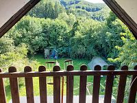 Prodej chaty s evidenčním číslem v klidné části Hoštejna - 20250806_154549.jpg