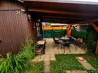 Prodej chatky, kolonie Loděnice, Šumperk - posezení.jpg