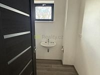 Pronájem domu 4+kk s terasou 25 m2 a zahradou 220 m2 - IMG_5218.jpeg