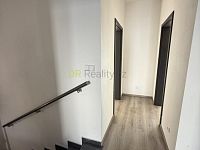 Pronájem domu 4+kk s terasou 25 m2 a zahradou 220 m2 - IMG_5240.jpeg