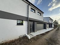 Pronájem domu 4+kk s terasou 25 m2 a zahradou 220 m2 - IMG_5270.jpeg