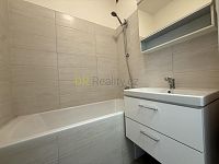 Pronájem bytu 1+1, 44 m2  s lodžií, 3 m2 - IMG_6145.jpeg