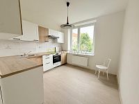 Pronájem bytu s balkonem, 38m2