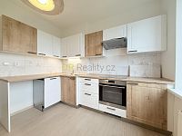 Pronájem bytu s balkonem, 38m2