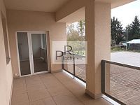 Prostorný a originálně řešený byt 2+kk s terasou a zahrádkou – Hevlín - 17.jpg