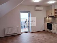 Prodej moderního bytu 2+kk s balkonem Hevlín okr.Znojmo - 2.jpg