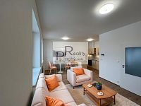 Na prodej  moderní byt 2+kk s vlastní zahrádkou v Hevlíně, 3 km od Therme Laa an der Thaya - 3.jpg