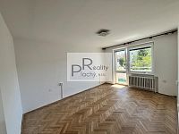 Pronájem bytu 2+1 s balkonem ve Znojmě - 4.JPG