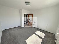 Pronájem bytu 2+1 s balkonem ve Znojmě - 8.JPG