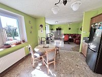 Rodinný dům se zahradou v centru Horních Dunajovic u Znojma - 4.JPG