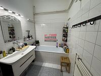 Prodej bytové jednotky 3+1 s pracovnou 104 m2 v centru Tábora - koupelna