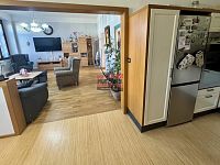 Prodej bytové jednotky 3+1 s pracovnou 104 m2 v centru Tábora - obývací pokoj