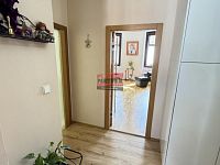 Prodej bytové jednotky 3+1 s pracovnou 104 m2 v centru Tábora - předsíň