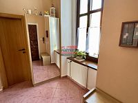 Prodej bytové jednotky 3+1 s pracovnou 104 m2 v centru Tábora - předsíň