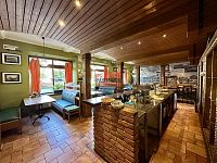 Prodej komerčního objektu s prosperující restaurací, barem a diskotékou v centru Veselí nad Lužnicí - IMG_3816.jpg