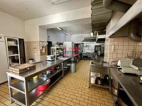 Prodej komerčního objektu s prosperující restaurací, barem a diskotékou v centru Veselí nad Lužnicí - IMG_3857.jpg