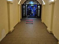 Prodej komerčního objektu v centru Soběslavi - zavedený bowling, bar, prodejna a kanceláře - 2.JPG