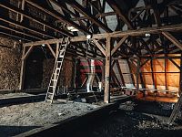 Prodej komerčního objektu v centru Soběslavi - zavedený bowling, bar, prodejna a kanceláře - DSC08529.jpg