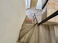 Prodej RD 5+1 v Sezimově Ústí - schodiště