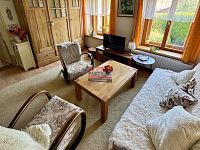 Prodej venkovské usedlosti v Božejovicích - obývací pokoj