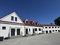 Pronájem bytové jednotky 2+1 51,9 m2 s parkovacím stáním v Bechyni - bytový dům