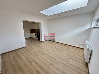 Pronájem bytové jednotky 2+1 51,9 m2 s parkovacím stáním v Bechyni - obývací pokoj