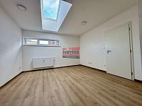 Pronájem bytové jednotky 2+1 51,9 m2 s parkovacím stáním v Bechyni - obývací pokoj