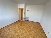 Prodej bytové jednotky 3+1 s garáží 86,2 m2 v Táboře - pokoj