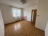 Prodej bytové jednotky 3+1 s garáží 86,2 m2 v Táboře - pokoj