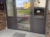 Prodej bytové jednotky 3+1 s garáží 86,2 m2 v Táboře - vchodové dveře