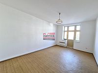 Pronájem zděného bytu 2+1 s balkonem, Tábor - centrum - 2.jpg