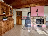 Prodej rekreačního objektu v Hůrce, městské části Horní Planá - obývací pokoj