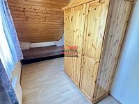 Prodej rekreačního objektu v Hůrce, městské části Horní Planá - pokoj 2 podkroví