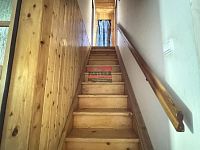 Prodej rekreačního objektu v Hůrce, městské části Horní Planá - schodiště
