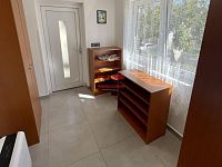 Pronájem rodinného domu 3+1 v Měšicích, městské části Tábora - vstupní předsíň